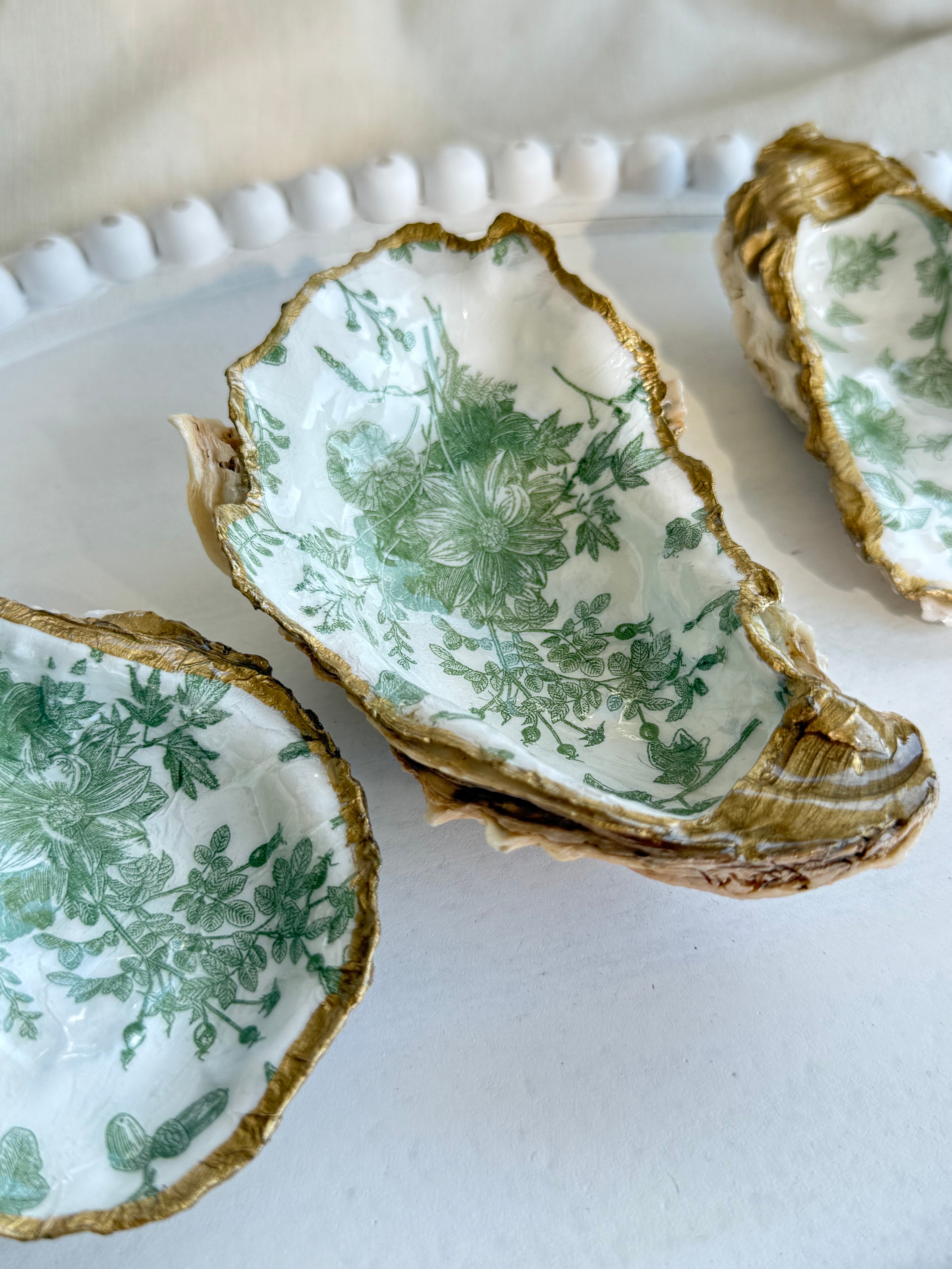 Sage oyster shell trays