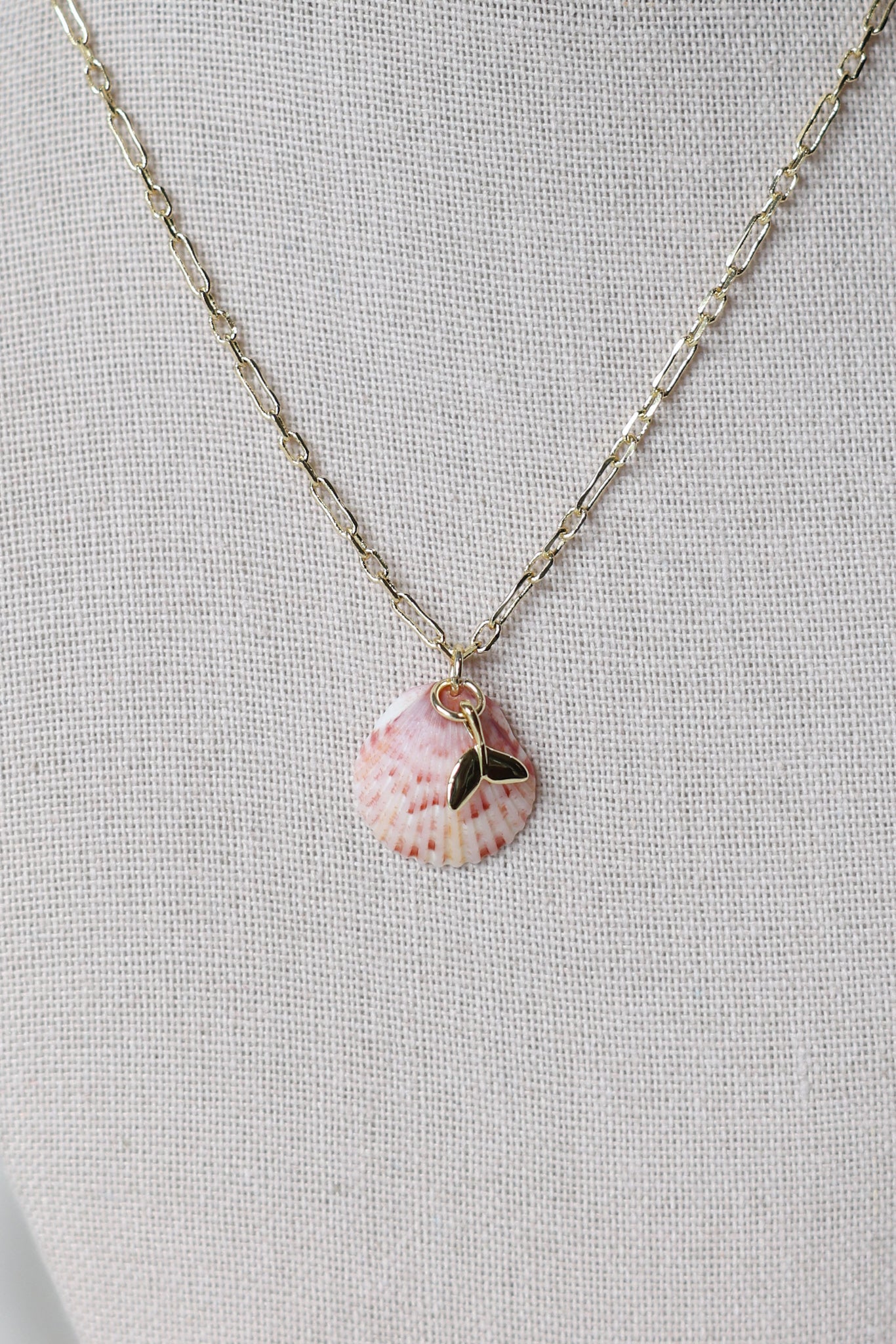 Seashell fishtail necklace